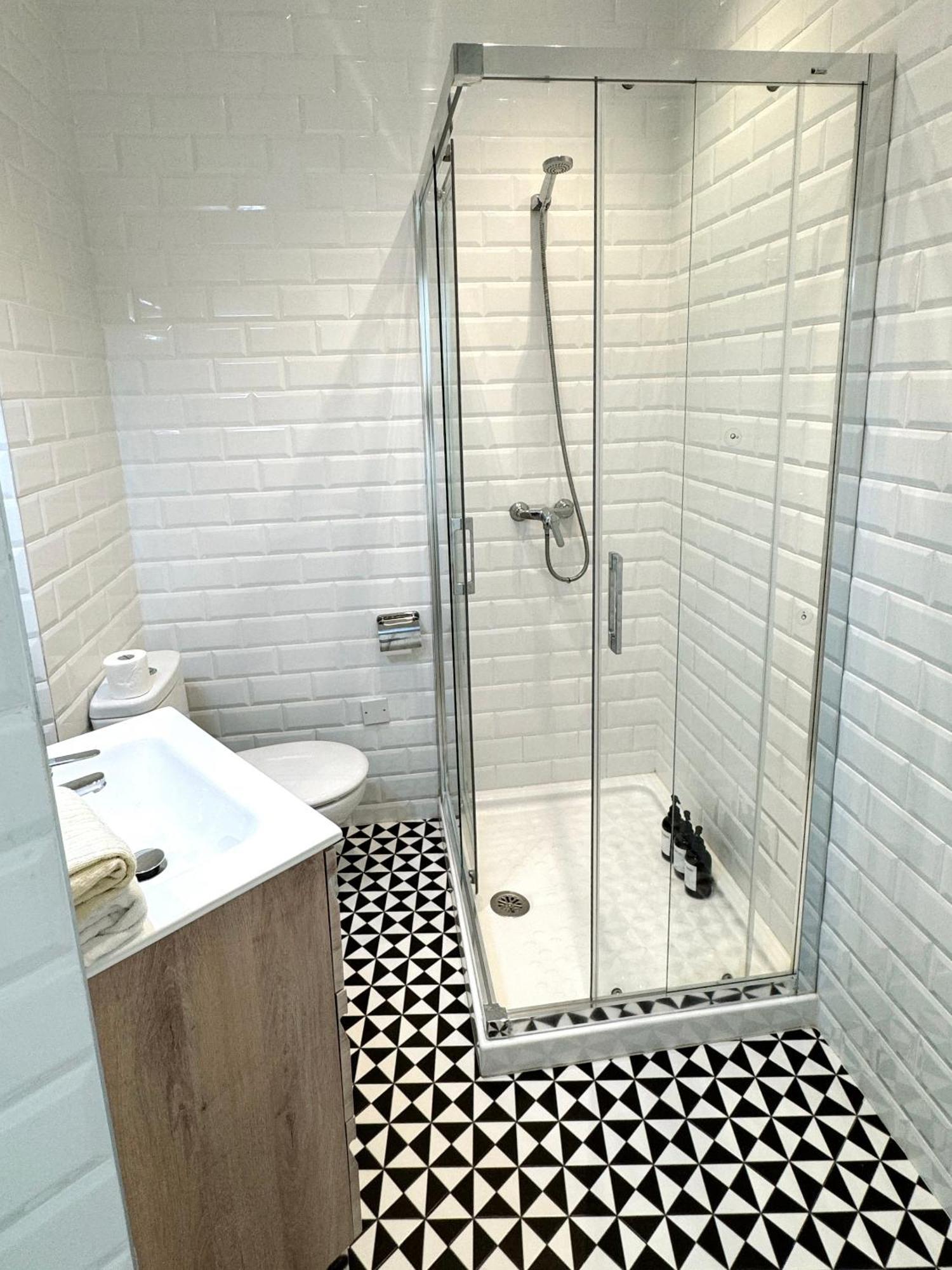 Stylish City Centre Studio - Grand Central House غيبرالتار المظهر الخارجي الصورة